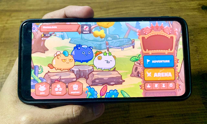 image-of-a-phone-running-axie-7633-7281-1629788706[1].jpg